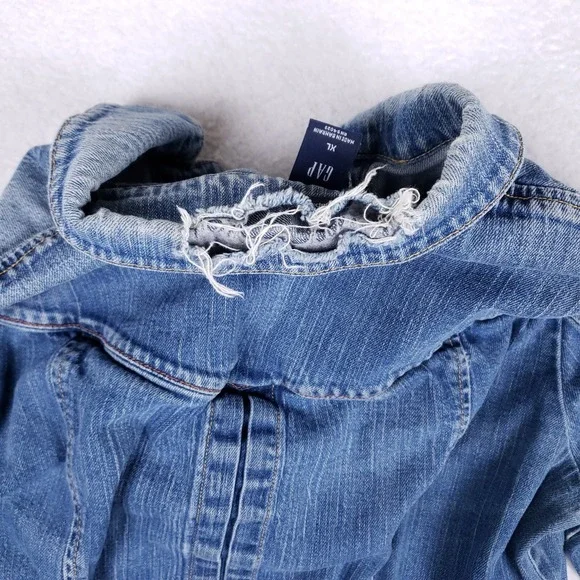 Gap Denim Jacket Fitted Trucker Style XL Blue Distressed Vintage 2000s Y2K - Picture 8 of 10